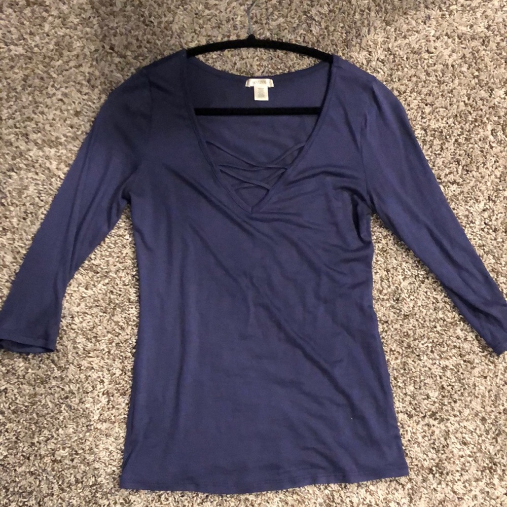 Cropped sleeved top